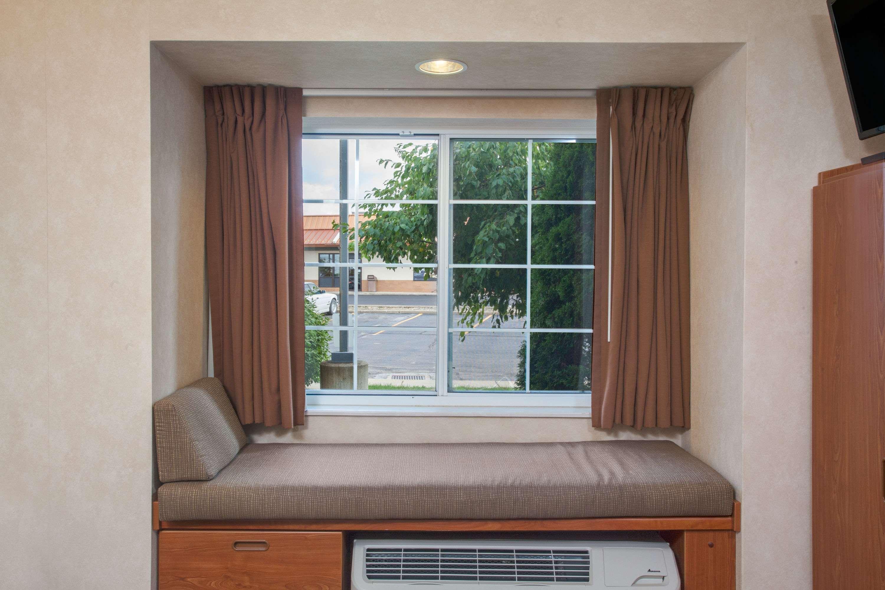 Microtel Inn & Suites Springville Exterior photo